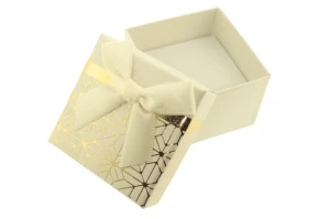 Opakowanie na pierścionek ecru 5x5