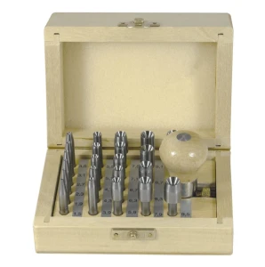 Zakuwacze w pudełku  komplet 22 sztuki