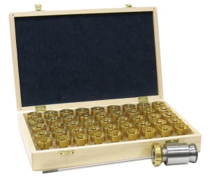 Głowica z kompletem tulejek do toczenia wewnątrz obrączki