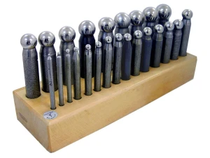 Zestaw puncyn 2,0 - 25 mm na podstawce drewnianej