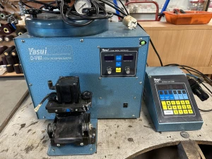 Yasui D-VWI wax injector with feeder