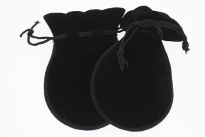 Black flocked jewelry pouch 10x12 cm
