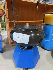Vibratory polisher W15 used (1)